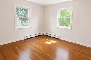 2 Arbor Pl, Glen Cove, NY 11542 - Photo 8