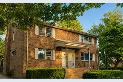 2 Arbor Place, Glen Cove, NY 11542 - Photo 1