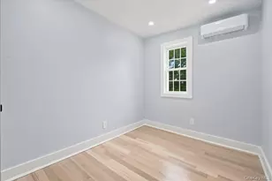 34-26 209th St, Bayside, NY 11361 - Photo 32