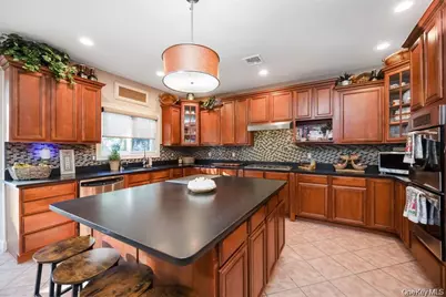 1680 Lake Avenue, Merrick, NY 11566 - Photo 6
