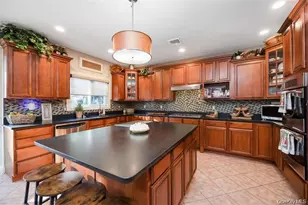1680 Lake Ave, Merrick, NY 11566 - Photo 6