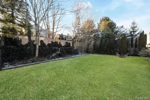 1680 Lake Ave, Merrick, NY 11566 - Photo 16