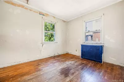 30 Viola Street, Valley Stream, NY 11580 - Photo 28