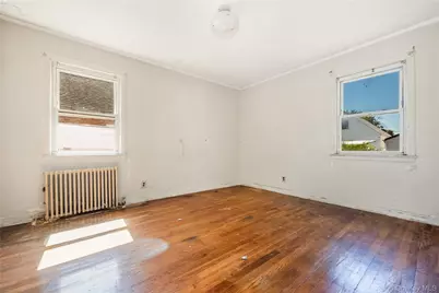 30 Viola Street, Valley Stream, NY 11580 - Photo 26