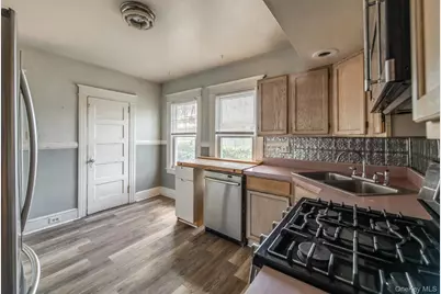 38 May Street, Poughkeepsie, NY 12603 - Photo 16