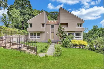 4 Verity Lane W, Roslyn, NY 11576 - Photo 1