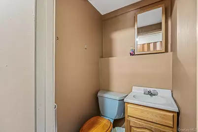 105 Strauss Avenue, Selden, NY 11784 - Photo 16