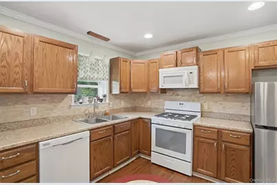 21 Overlook Avenue, Beacon, NY 12508 - Photo 8