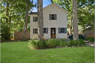 12 Thorne Street, Ronkonkoma, NY 11779 - Photo 2