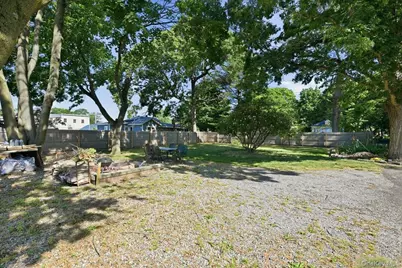 12 Thorne Street, Ronkonkoma, NY 11779 - Photo 26