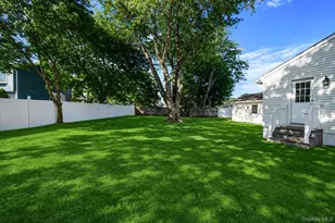 18 Joyce Dr, Riverhead, NY 11901 - Photo 6