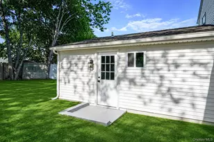18 Joyce Dr, Riverhead, NY 11901 - Photo 8
