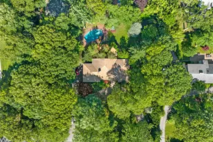249 Glen Cove Rd, Old Westbury, NY 11568 - Photo 34