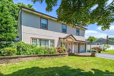 95 Walnut Street, Lake Grove, NY 11755 - Photo 2