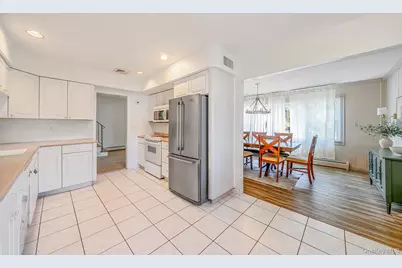 95 Walnut Street, Lake Grove, NY 11755 - Photo 6
