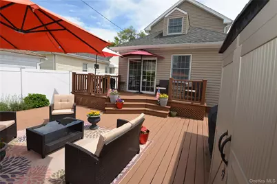 2698 Rosebud Avenue, Merrick, NY 11566 - Photo 6