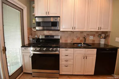 2698 Rosebud Avenue, Merrick, NY 11566 - Photo 12