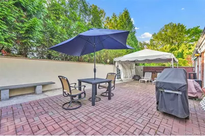 105 Park Lane, Douglaston, NY 11363 - Photo 40