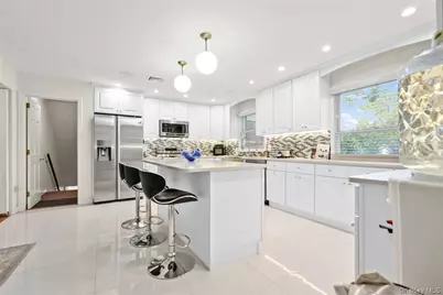 105 Park Lane, Douglaston, NY 11363 - Photo 12
