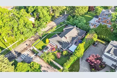 105 Park Lane, Douglaston, NY 11363 - Photo 44