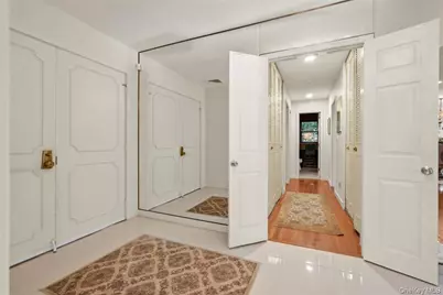 105 Park Lane, Douglaston, NY 11363 - Photo 14