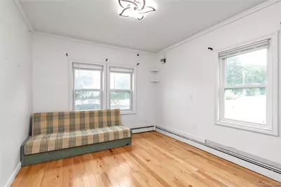 15 Saint Johns Place, West Babylon, NY 11704 - Photo 4