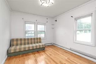 15 St Johns Pl, West Babylon, NY 11704 - Photo 4