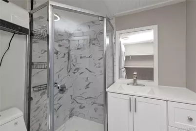15 Saint Johns Place, West Babylon, NY 11704 - Photo 10