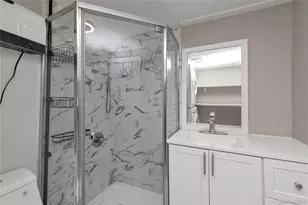 15 St Johns Pl, West Babylon, NY 11704 - Photo 10