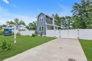 15 St Johns Pl, West Babylon, NY 11704 - Photo 2