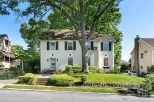 12 Carolina Rd, Douglaston, NY 11362 - Photo 2
