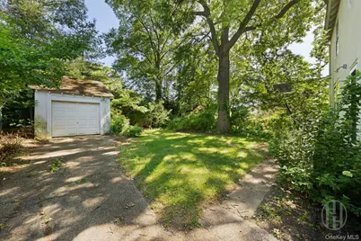 12 Carolina Road, Douglaston, NY 11362 - Photo 24
