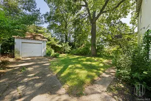 12 Carolina Rd, Douglaston, NY 11362 - Photo 24