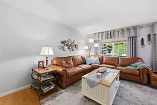 129 Farm House Ct, Manorville, NY 11949 - Photo 14
