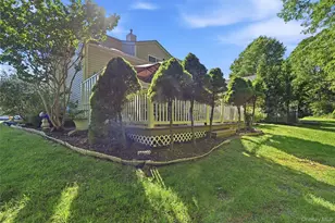 129 Farm House Ct, Manorville, NY 11949 - Photo 34
