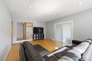 308 S Oyster Bay Rd, Syosset, NY 11791 - Photo 14