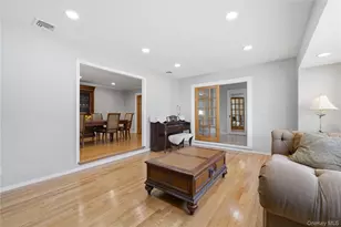 308 S Oyster Bay Rd, Syosset, NY 11791 - Photo 4