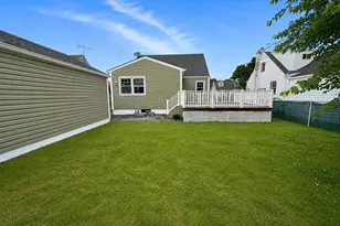 541 N Indiana Ave, Lindenhurst, NY 11757 - Photo 22