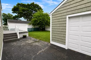 541 N Indiana Ave, Lindenhurst, NY 11757 - Photo 24