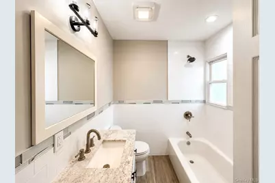 541 N Indiana Avenue, Lindenhurst, NY 11757 - Photo 12