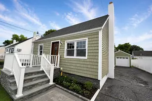 541 N Indiana Ave, Lindenhurst, NY 11757 - Photo 4