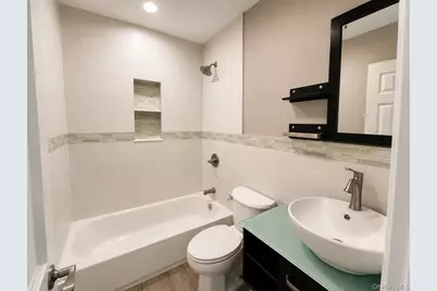 541 N Indiana Avenue, Lindenhurst, NY 11757 - Photo 16