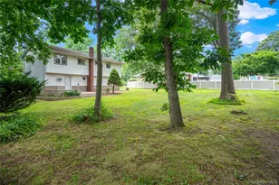 39 Wolf hollow Rd, Centereach, NY 11720 - Photo 30