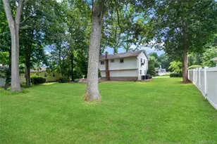 39 Wolf hollow Rd, Centereach, NY 11720 - Photo 34