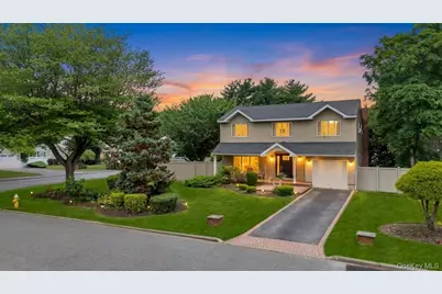 11 Ann Court, North Babylon, NY 11703 - Photo 2