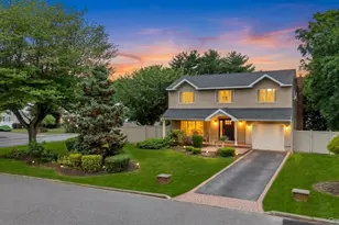11 Ann Ct, North Babylon, NY 11703 - Photo 2