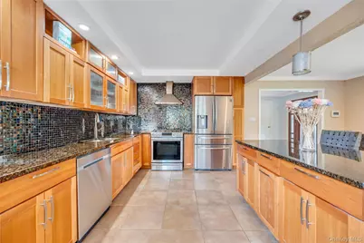 11 Ann Court, North Babylon, NY 11703 - Photo 8
