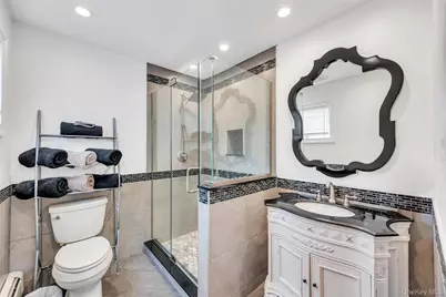 11 Ann Court, North Babylon, NY 11703 - Photo 12