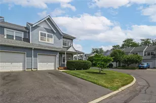 9 Shady Ln, Central Islip, NY 11722 - Photo 2