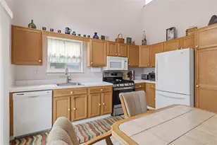 9 Shady Ln, Central Islip, NY 11722 - Photo 18